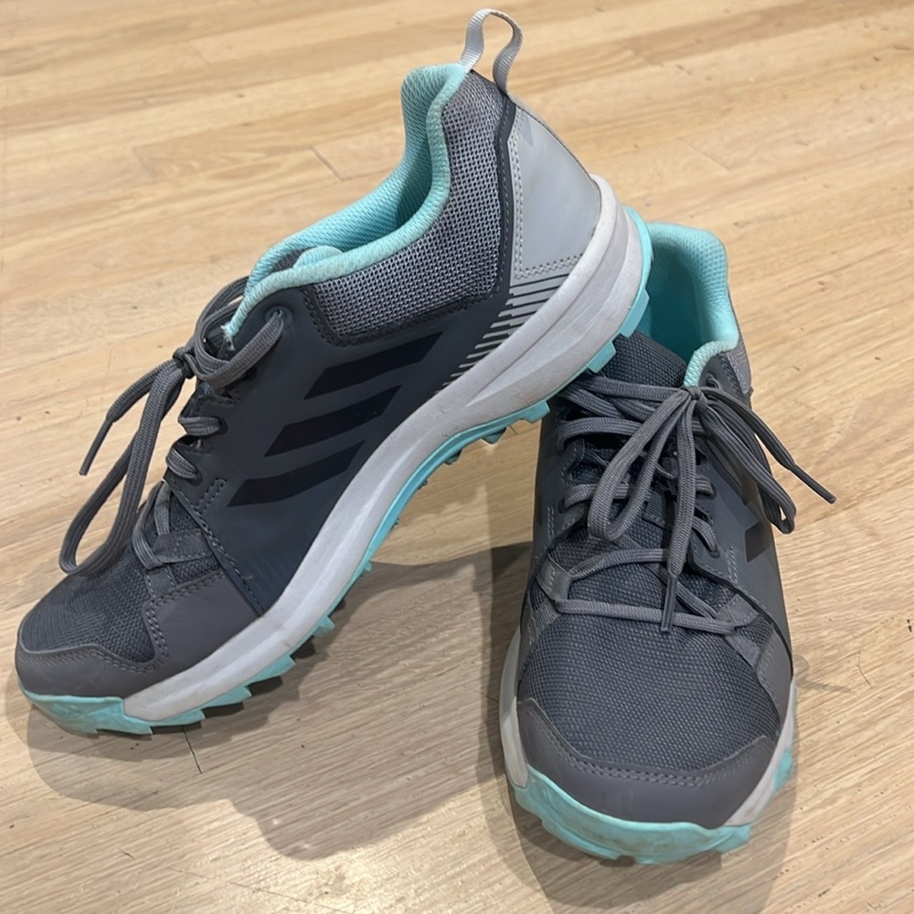 Adidas terrex hiking shoes size 9
